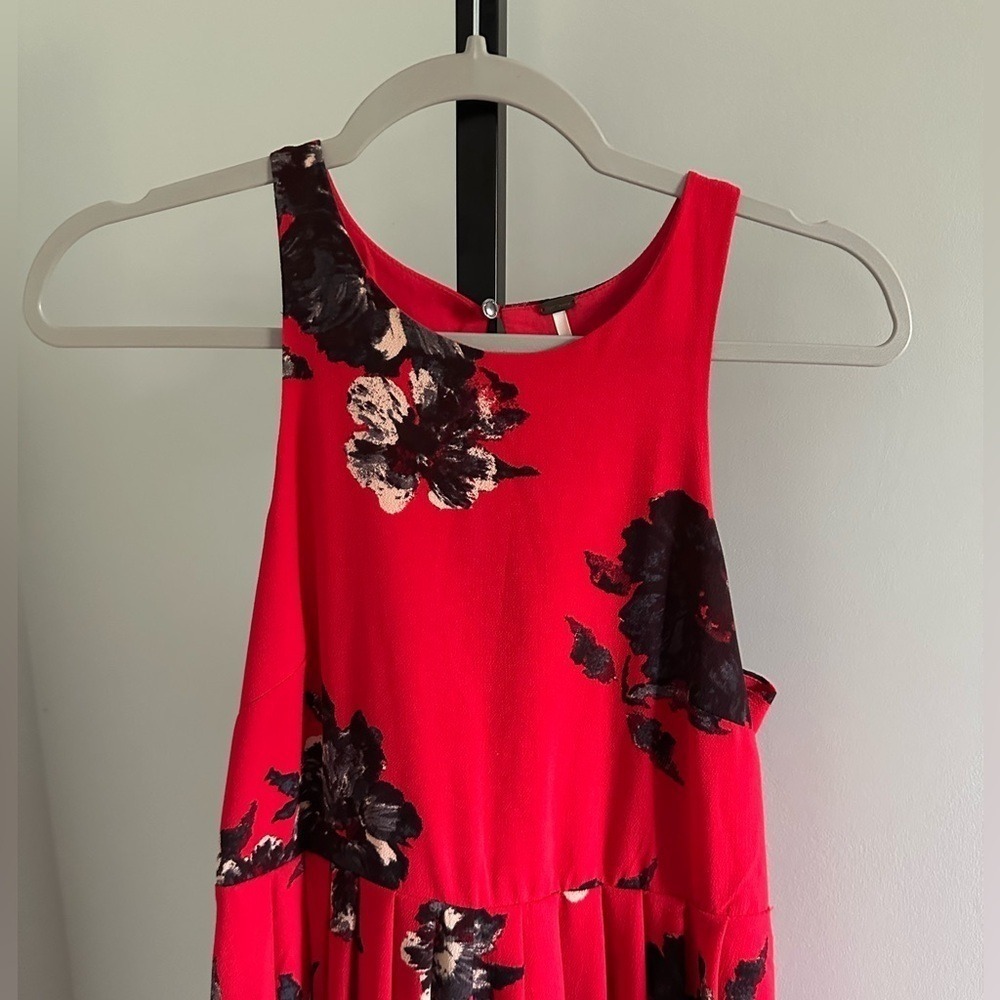 FREE PEOPLE- Cherry Red Floral Mini Dress-Size 2 Flutterby style-EUC - Picture 6 of 12